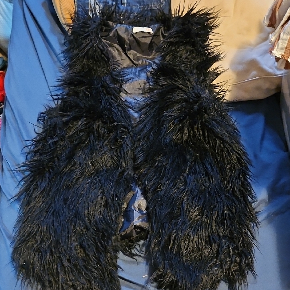 Faux Fur Vest in Black